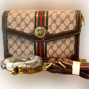 NWT Vintage Style Women's Shoulder Bag with Fashion Casual Flap Lock Crossbody